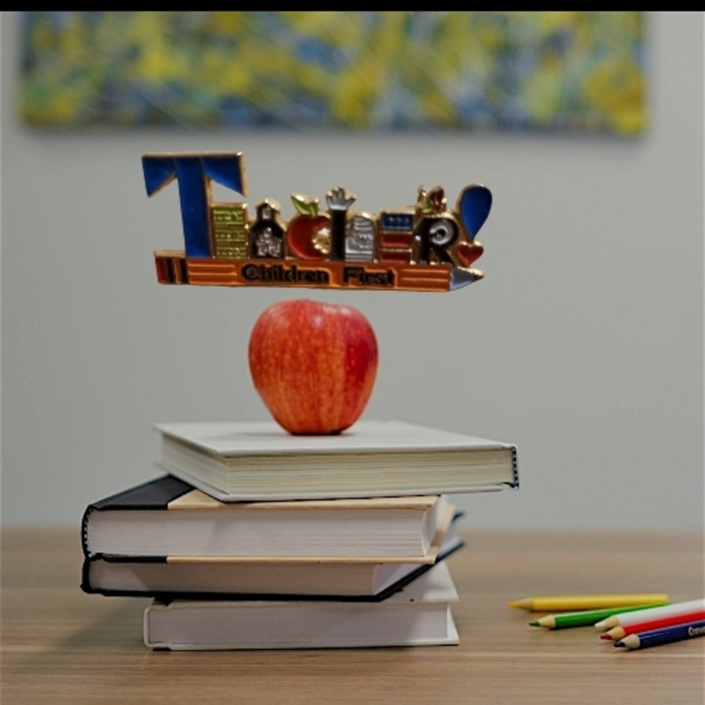 "Teacher " Lapel Pin Enamel Block Letters Gold Tone Jewlery Gift